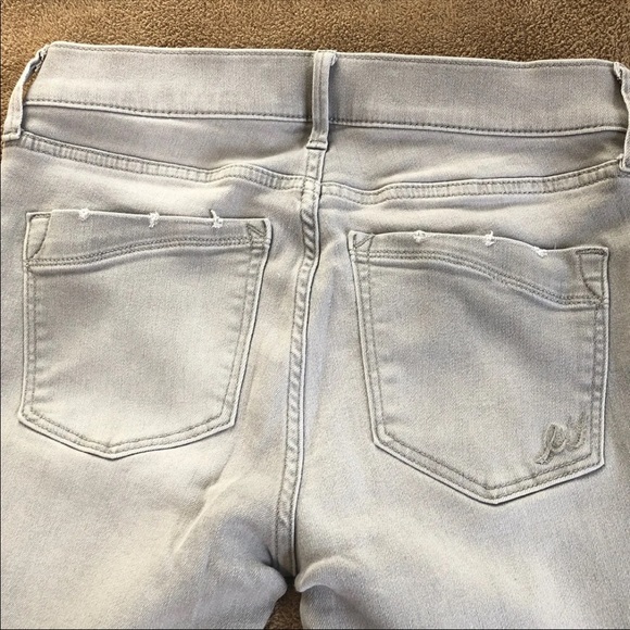 ❗️SOLD❗️Women’s distressed Express Jeans - Picture 4 of 6